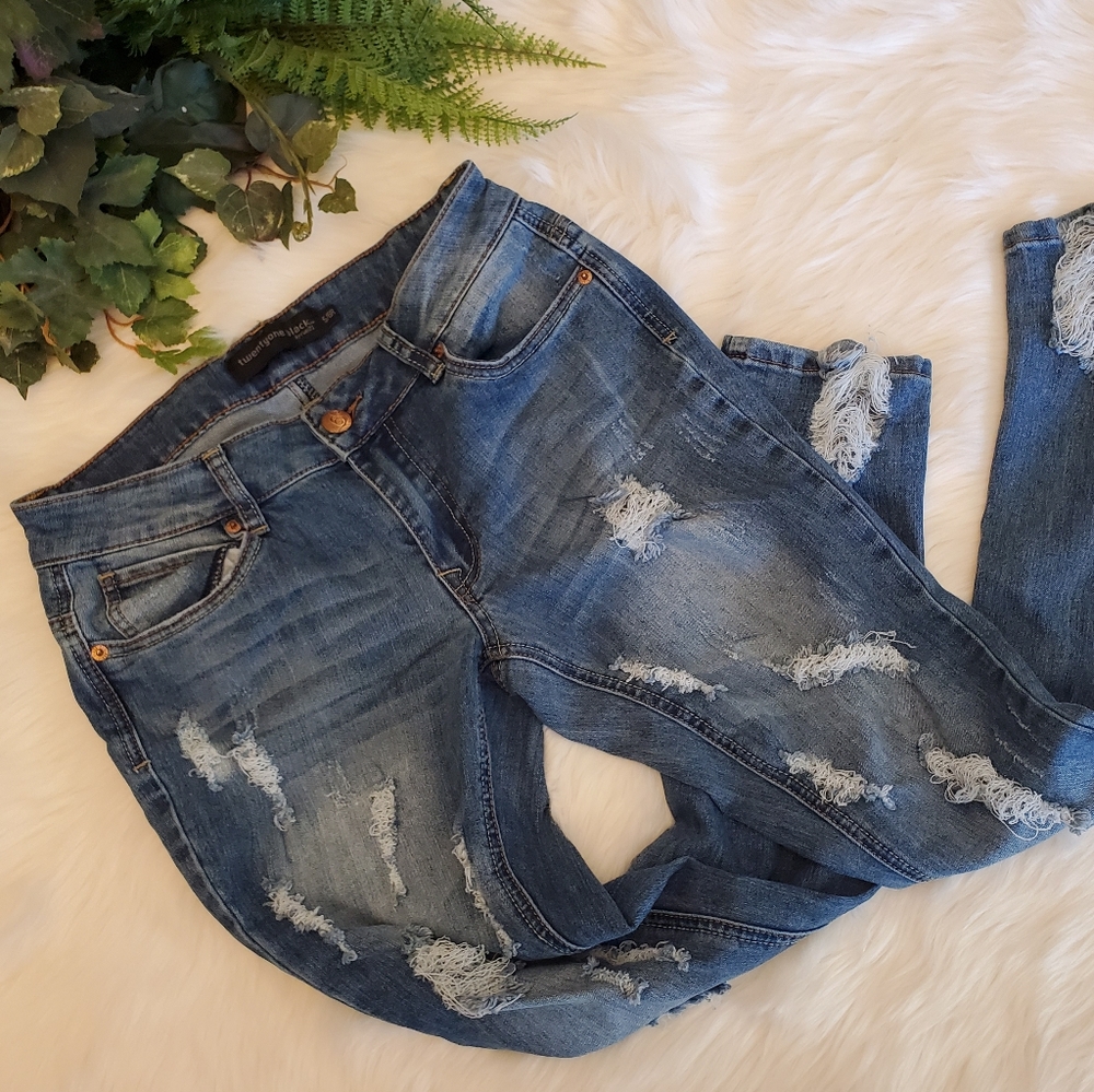 Women's light wash skinny jeans